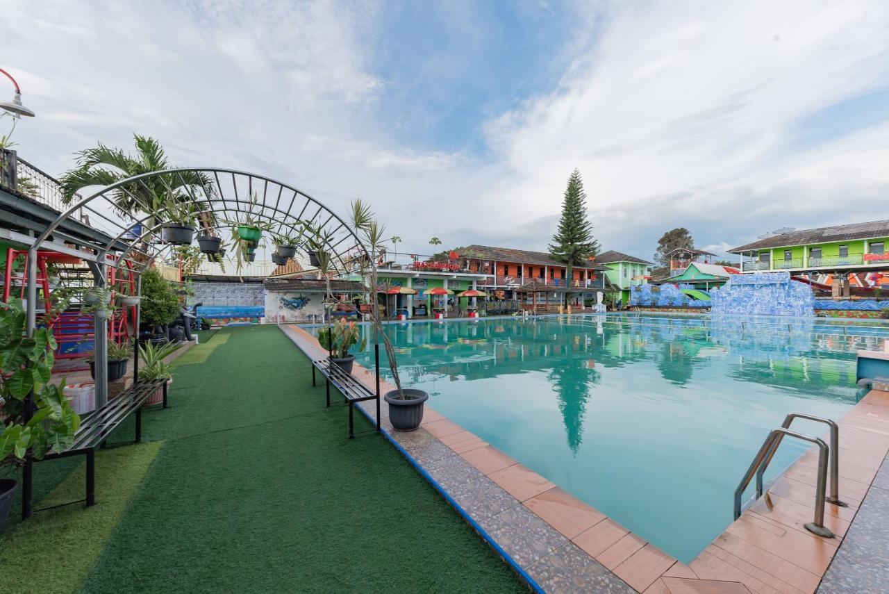 Reddoorz Resort Syariah @ Jaya Tirta Abadi Purwakarta Exterior photo